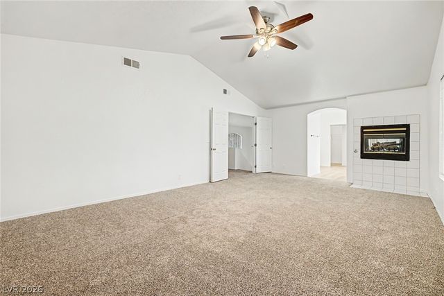 7782 Meadow Creek Street, Las Vegas, NV 89123