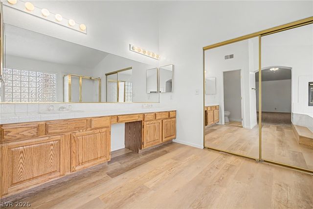 7782 Meadow Creek Street, Las Vegas, NV 89123