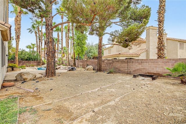 7782 Meadow Creek Street, Las Vegas, NV 89123