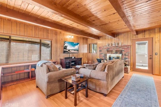 1631 Linnet, Wrightwood, CA 92397