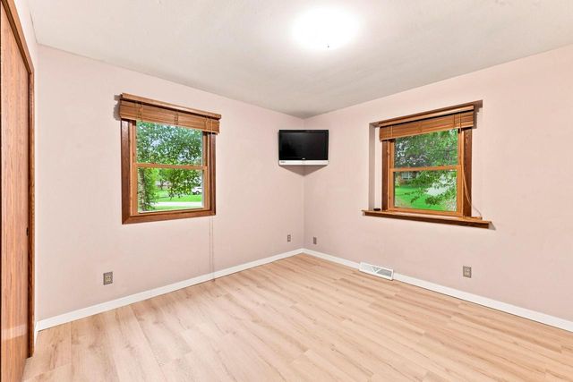 6390 W Wabash AVENUE, Brown Deer, WI 53223
