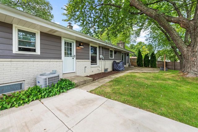 6390 W Wabash AVENUE, Brown Deer, WI 53223