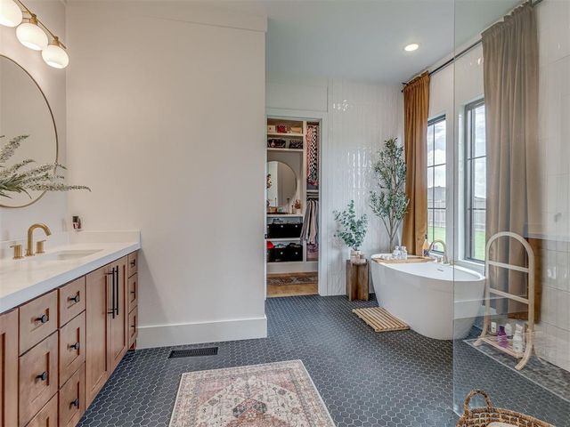 2160 NW 225th Street, Edmond, OK 73025