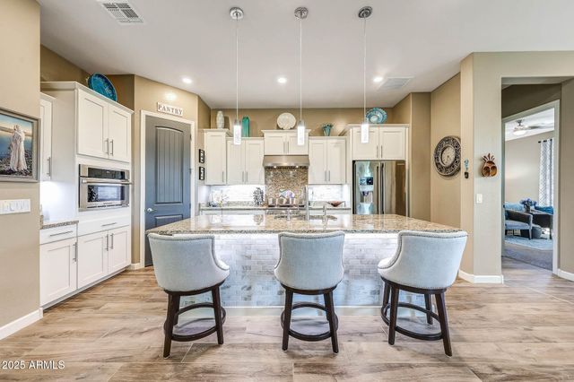 20667 W CLEARSTREAM Drive, Buckeye, AZ 85396