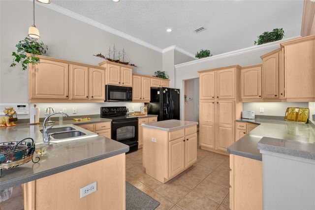 720 NORTHWEST SNUG HARBOR ROAD, Crystal River, FL 34428