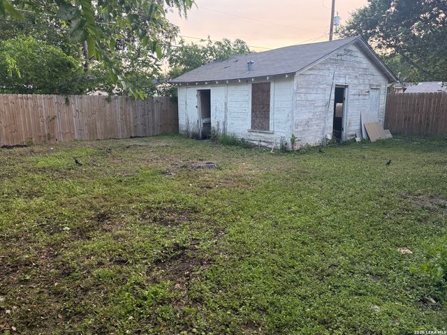 138 OVERHILL DR, San Antonio, TX 78228