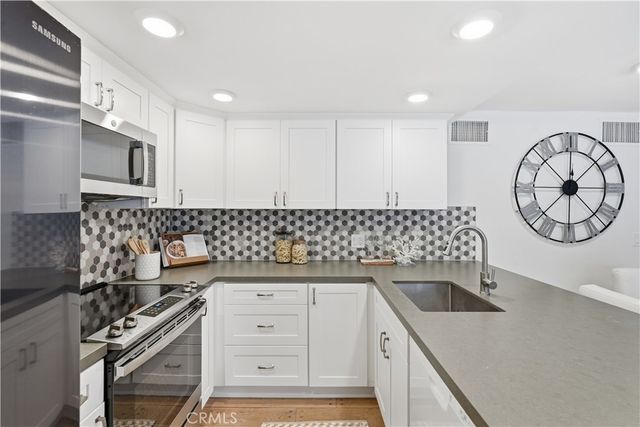 6126 Marina Pacifica N, Long Beach, CA 90803