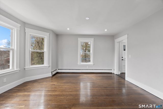 470 Sylvan Avenue, Waterbury, CT 06706