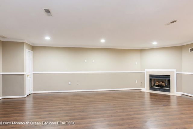 34 Chimney Court 181, Laurence Harbor, NJ 08879