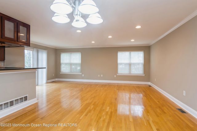 34 Chimney Court 181, Laurence Harbor, NJ 08879