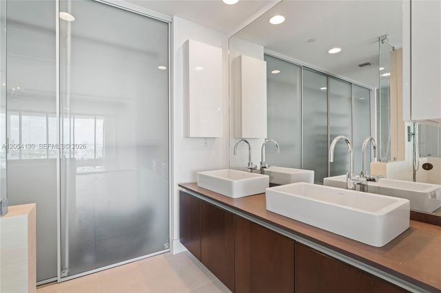 1040 Biscayne Blvd 3802, Miami, FL 33132
