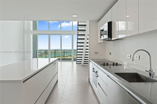1040 Biscayne Blvd 3802, Miami, FL 33132