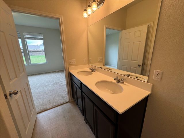 250 Zuma DR, Liberty Hill, TX 78642