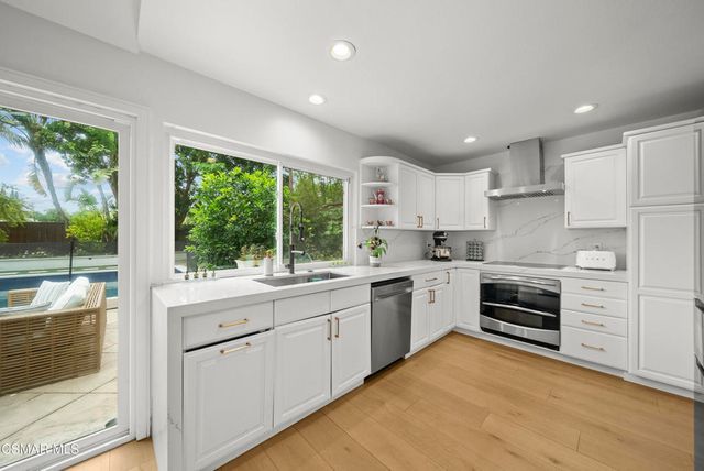 1690 Stoddard Avenue, Thousand Oaks, CA 91360