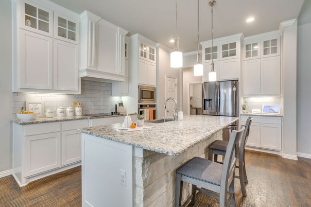 112 Steves Way, Waxahachie, TX 75165