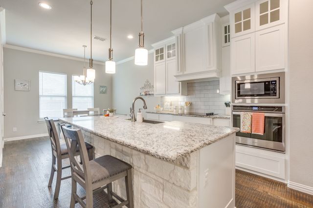 112 Steves Way, Waxahachie, TX 75165