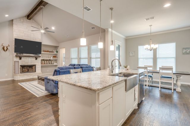 112 Steves Way, Waxahachie, TX 75165