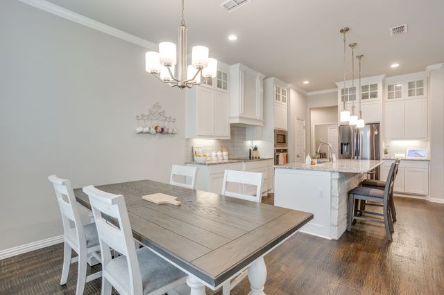 112 Steves Way, Waxahachie, TX 75165
