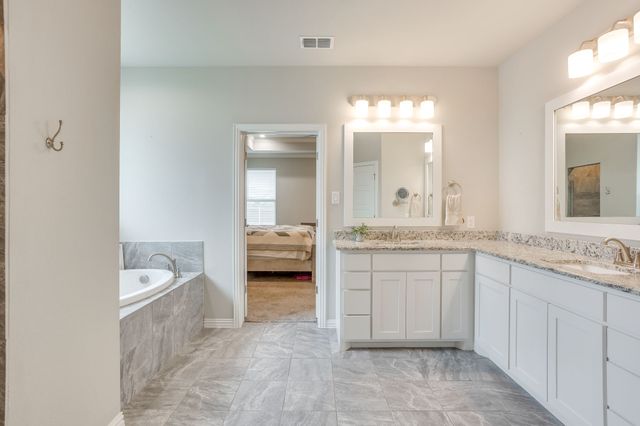 112 Steves Way, Waxahachie, TX 75165