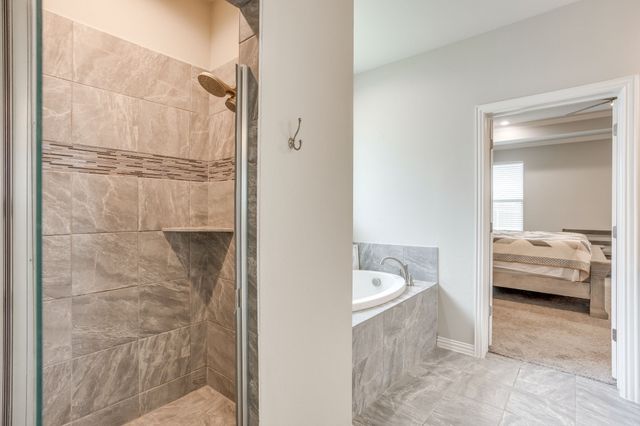112 Steves Way, Waxahachie, TX 75165