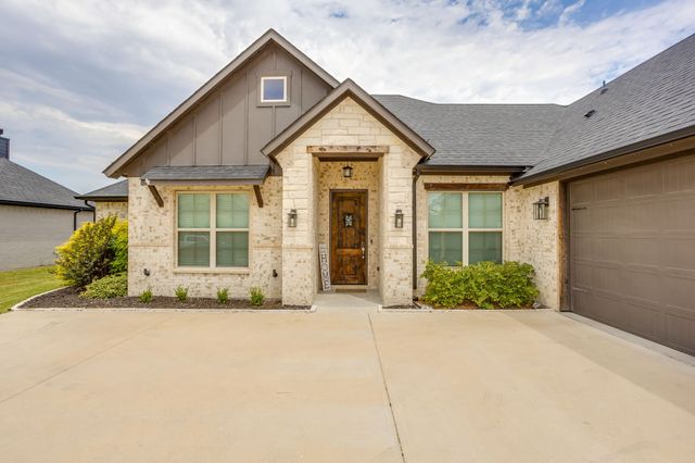 112 Steves Way, Waxahachie, TX 75165