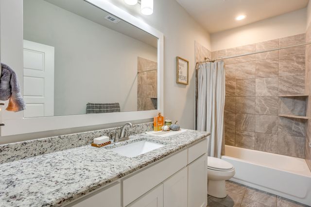 112 Steves Way, Waxahachie, TX 75165