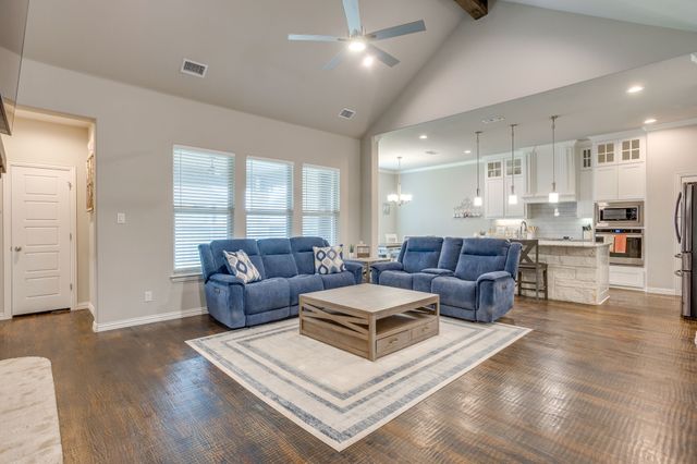 112 Steves Way, Waxahachie, TX 75165