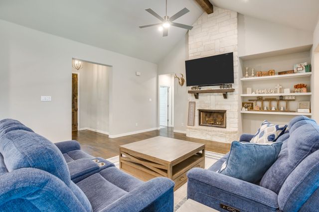 112 Steves Way, Waxahachie, TX 75165