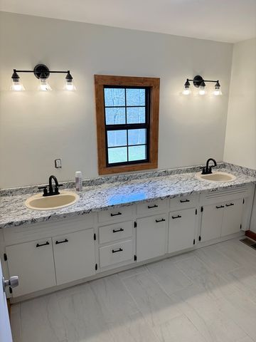 157 Old Loving Road, Mineral Bluff, GA 30559