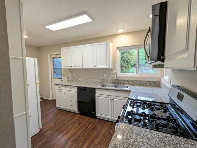 4536 Beverly Glen Drive, Oceanside, CA 92056