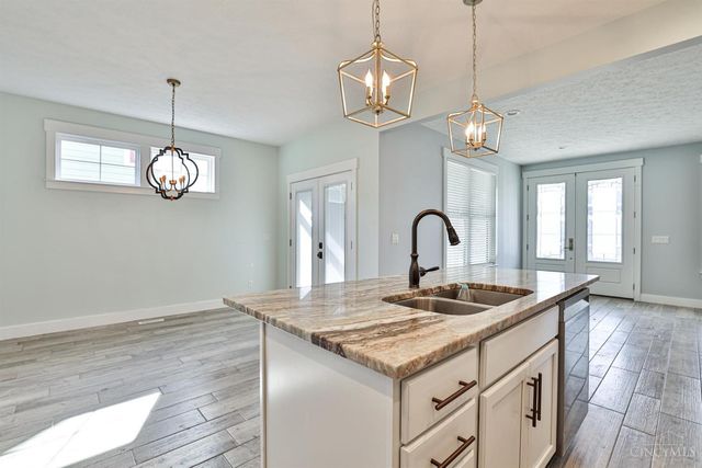 465 Cayman Circle, Tipp City, OH 45371