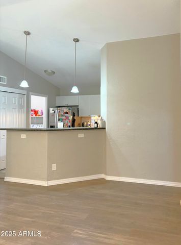 5620 S 42ND Street, Phoenix, AZ 85040