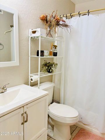 5620 S 42ND Street, Phoenix, AZ 85040