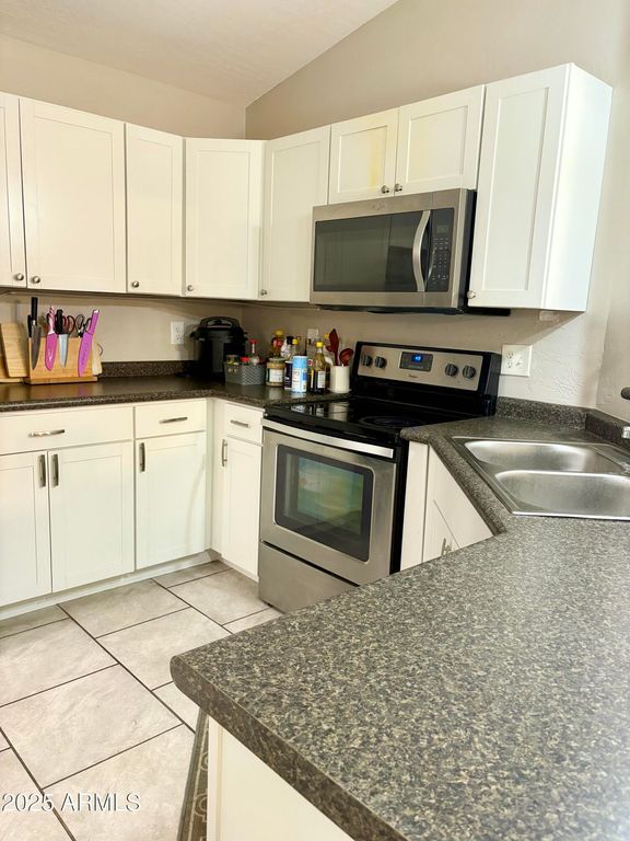 5620 S 42ND Street, Phoenix, AZ 85040