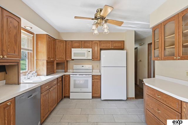 8731 Lakeview Drive, Omaha, NE 68127