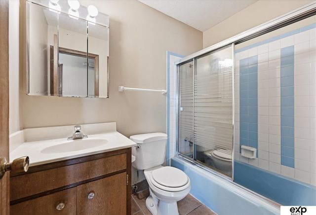 8731 Lakeview Drive, Omaha, NE 68127