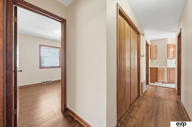 8731 Lakeview Drive, Omaha, NE 68127