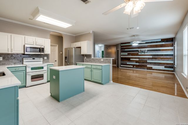 100 Cloud Crossing, Cibolo, TX 78108