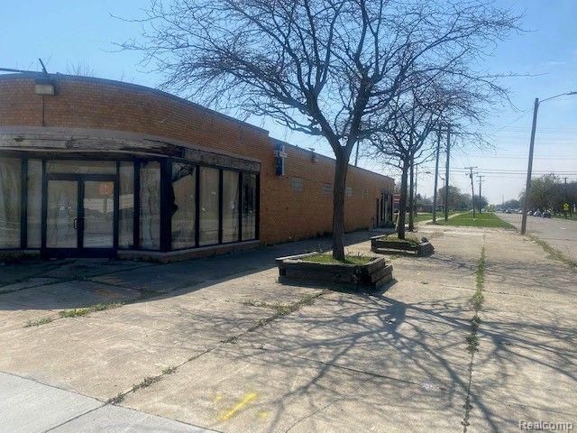 19151 KELLY Road, Detroit, MI 48224