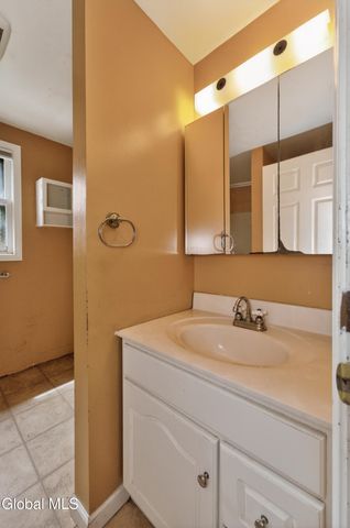 634 State Route 143, Westerlo, NY 12193