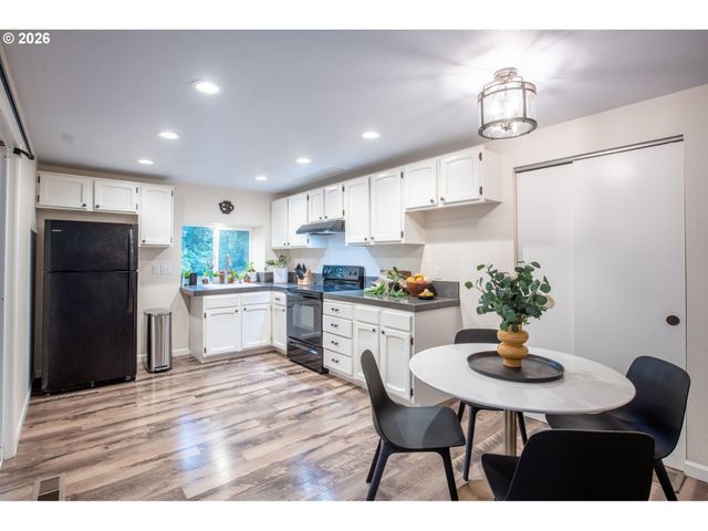 4721 Sw 45TH Ave, Portland, OR 97221