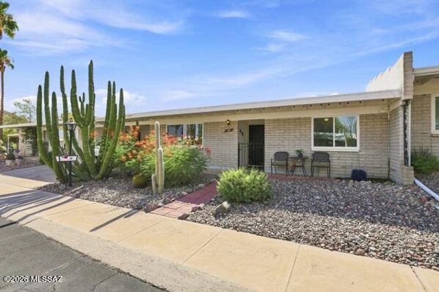 14 Calcite Drive, Tucson, AZ 85745