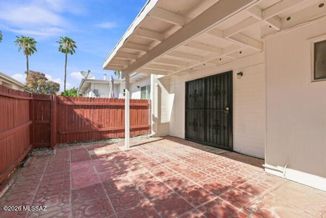 14 Calcite Drive, Tucson, AZ 85745