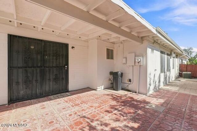 14 Calcite Drive, Tucson, AZ 85745