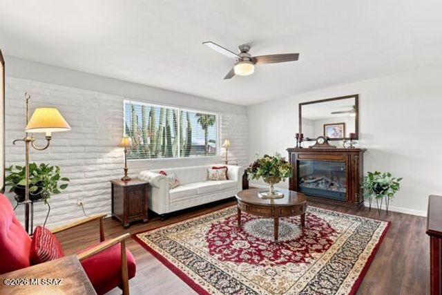 14 Calcite Drive, Tucson, AZ 85745