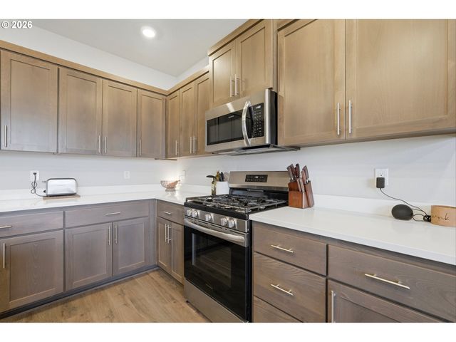 1987 Nw WESSEX St, Mc Minnville, OR 97128