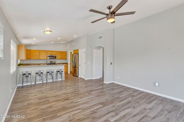 446 W Silvertip Road, Tucson, AZ 85737