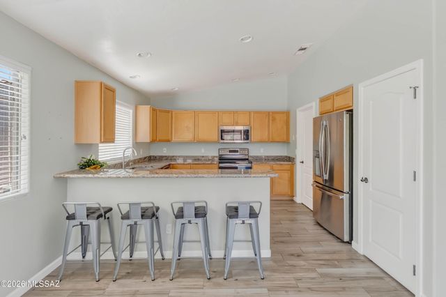 446 W Silvertip Road, Tucson, AZ 85737