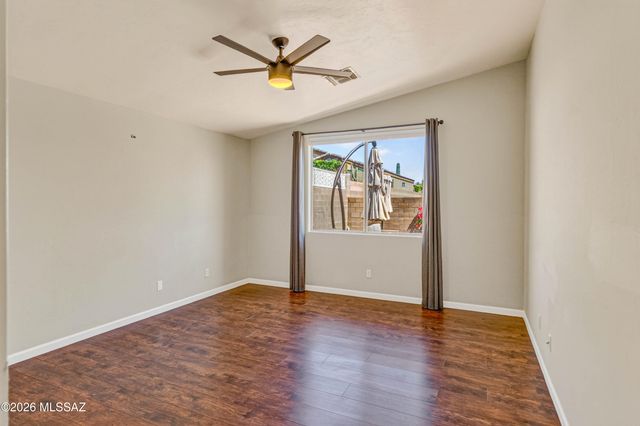 446 W Silvertip Road, Tucson, AZ 85737