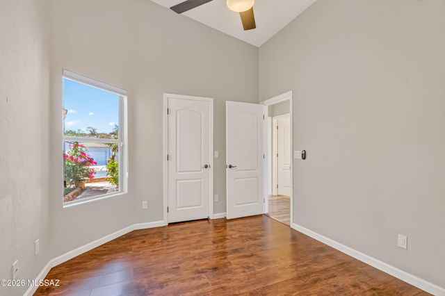 446 W Silvertip Road, Tucson, AZ 85737